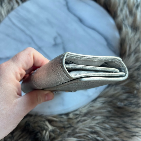 Fossil Maddox Multifunctional Trifold Wallet - Picture 6 of 16